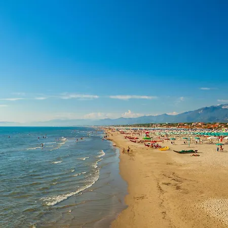 Casa Lidia 900m From Sea - Happy Vakantiehuis Lido di Camaiore